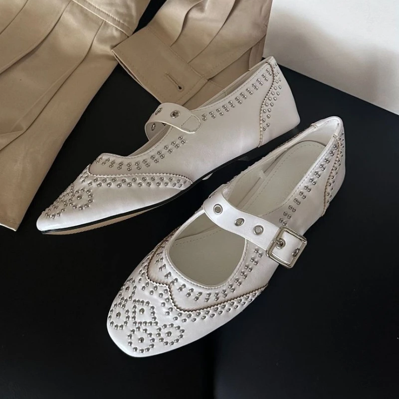 Retro Rivet Buckle Design Flat - Women Shoes Brands 评论和价格